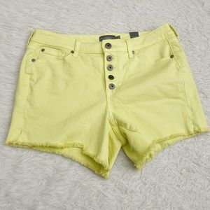 Torrid Yellow Mid Rise Shorts Size 10/32